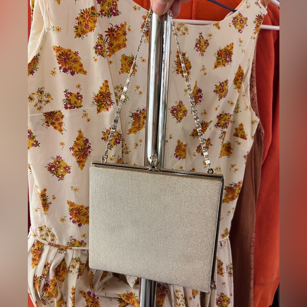 Elegant Silver Chain Strap Evening Clutch - Silver